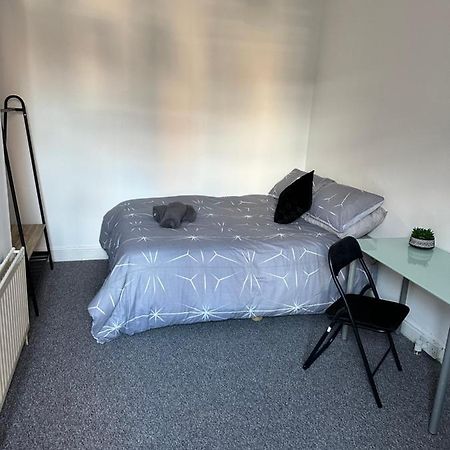 Tiye Estates Short Stay Stoke-on-Trent Экстерьер фото