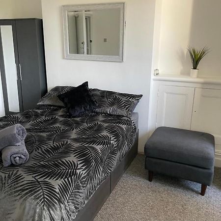 Tiye Estates Short Stay Stoke-on-Trent Экстерьер фото