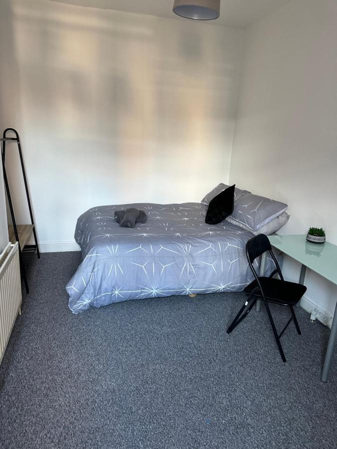 Tiye Estates Short Stay Stoke-on-Trent Экстерьер фото