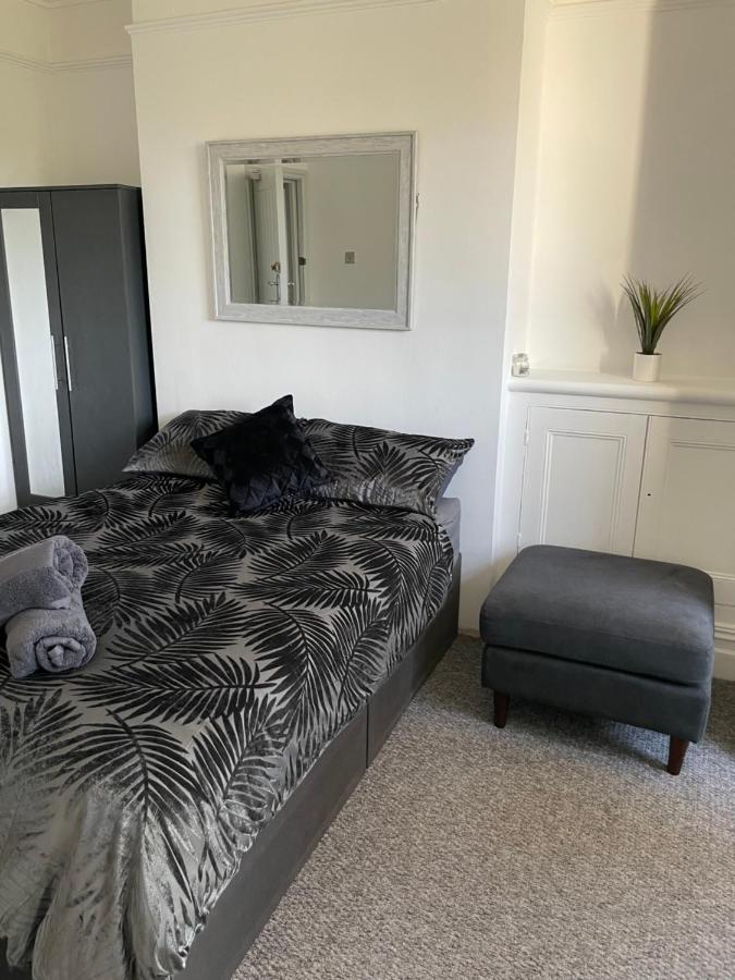 Tiye Estates Short Stay Stoke-on-Trent Экстерьер фото